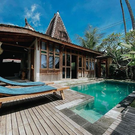 Sarini Villas Блахбату Экстерьер фото