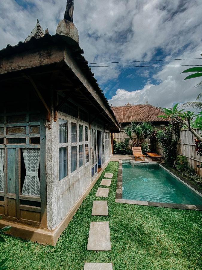 Sarini Villas Блахбату Экстерьер фото